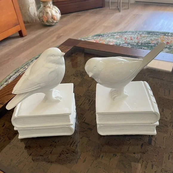 Elegant White Bird Bookends - Picture 3 of 6